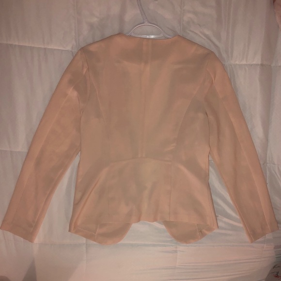 MAKE OFFER 💰!! Pink Blazer - Picture 6 of 8